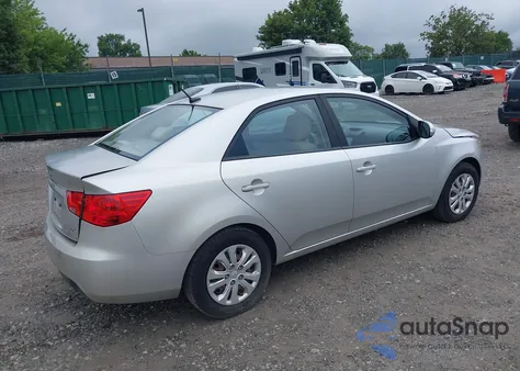 2010 Kia Forte Ex z USA, uszkodzony, nr VIN KNAFU4A23A5060491